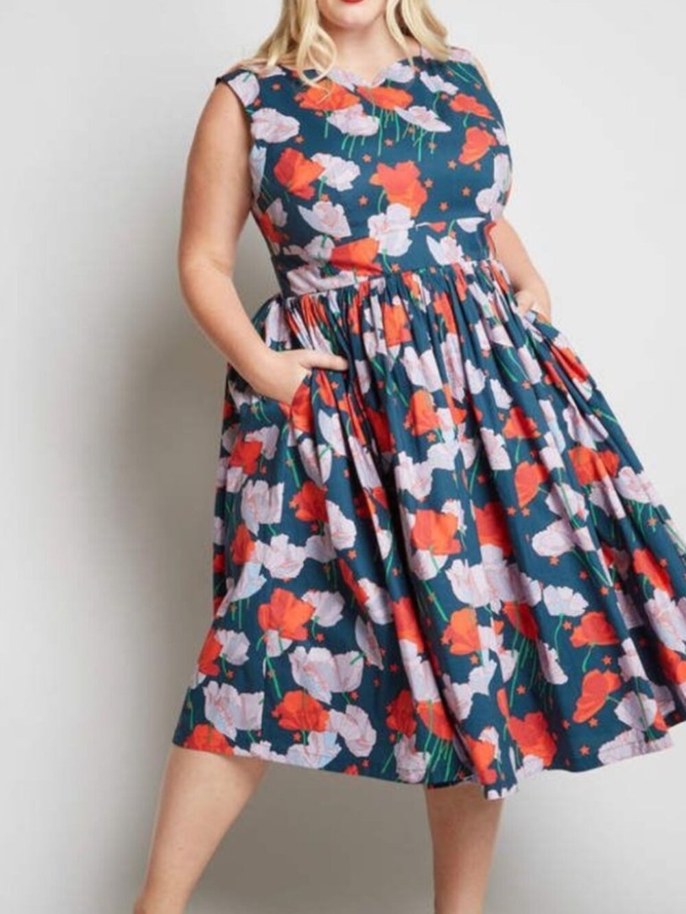 ModCloth Fit and Flare Floral Midi Dress in "Tulips" - Size Large - POCKETS!